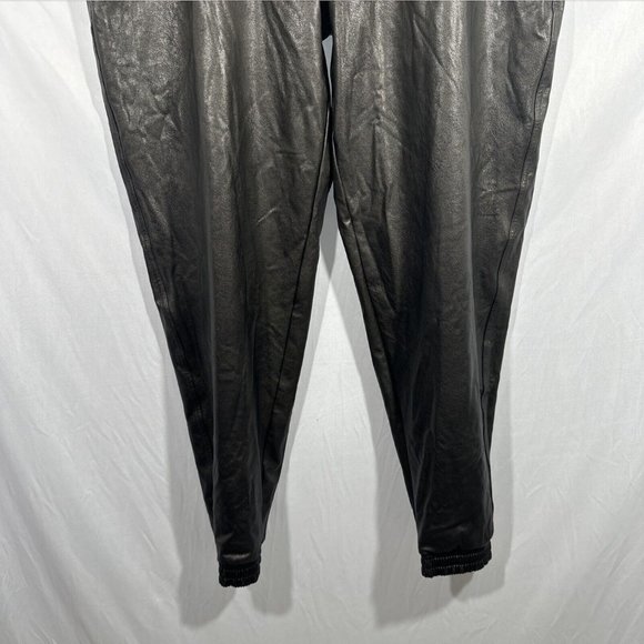 NEW $168 Spanx [ PLUS 2X ] Faux Leather Jogger Pants‎ in Black - Picture 8 of 14